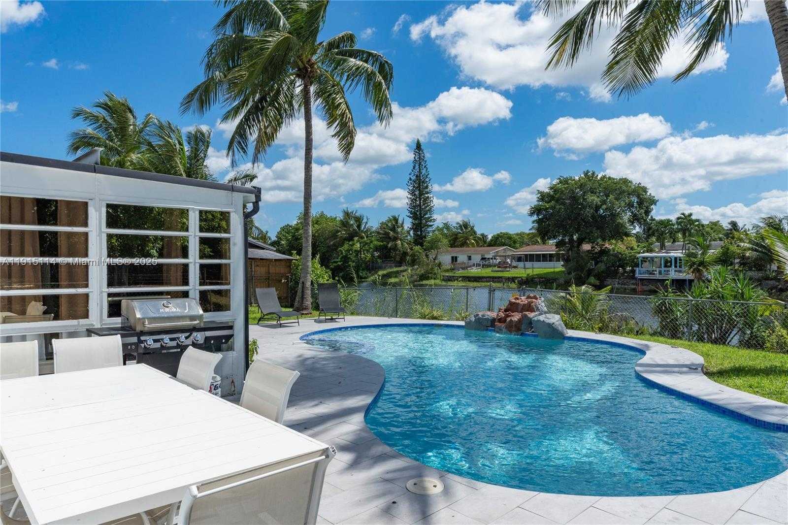 Small Image of 390 NORTH WEST 40TH ST, Deerfield Beach Number 13