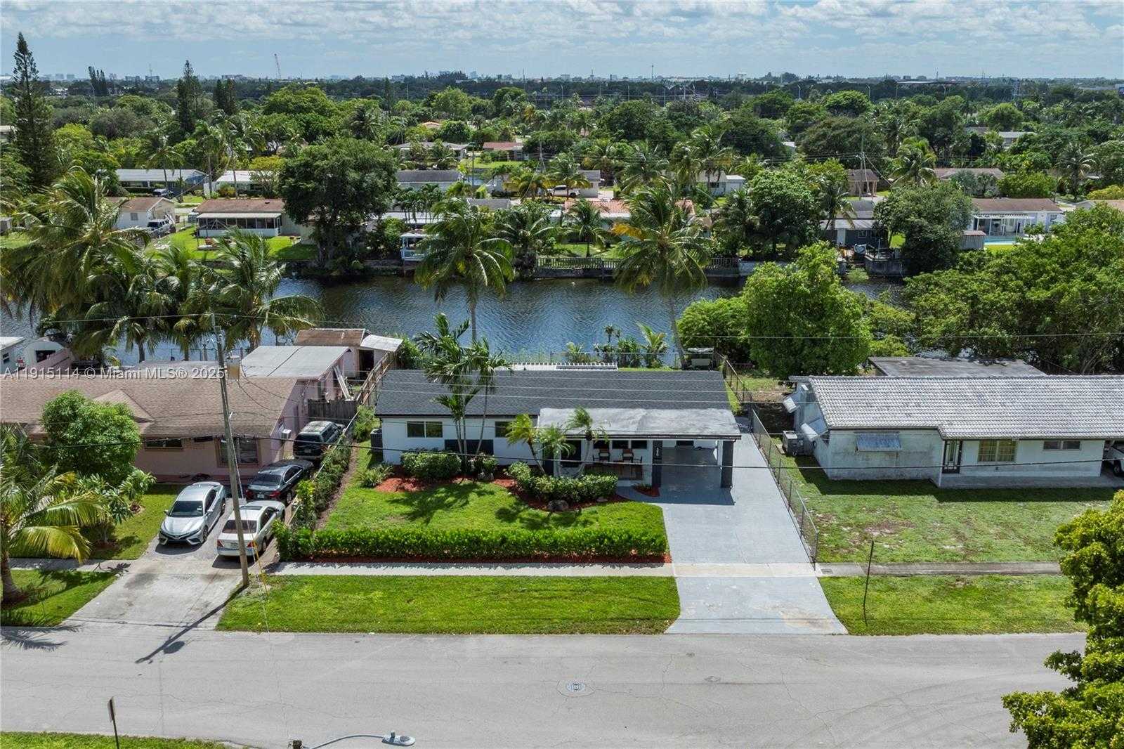 Small Image of 390 NORTH WEST 40TH ST, Deerfield Beach Number 3