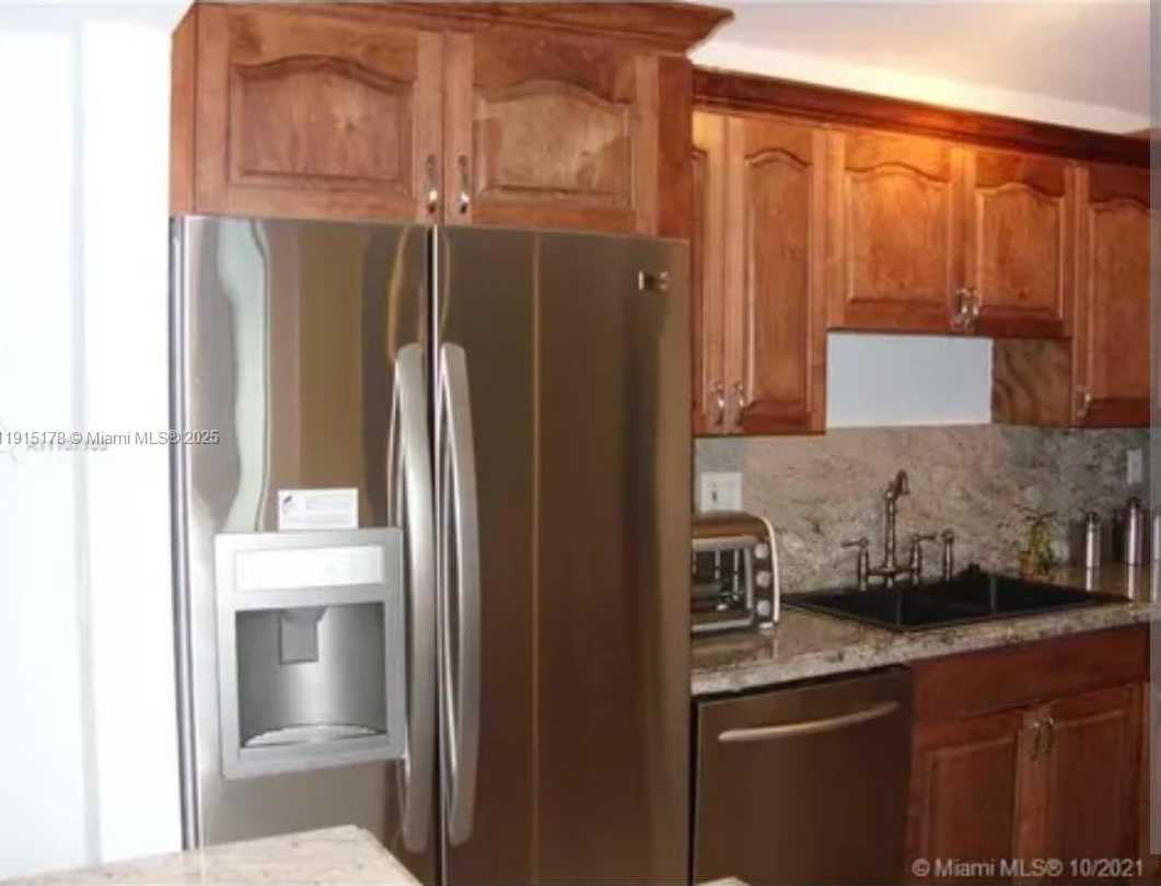 Small Image of 9735 NORTH WEST 52ND ST #411, Doral Number 5