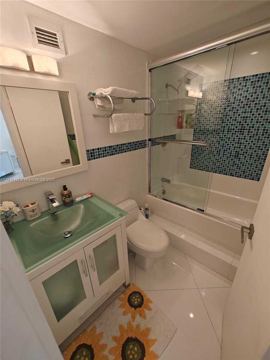 Small Image of 801 BRICKELL BAY DR #671, Miami Number 10