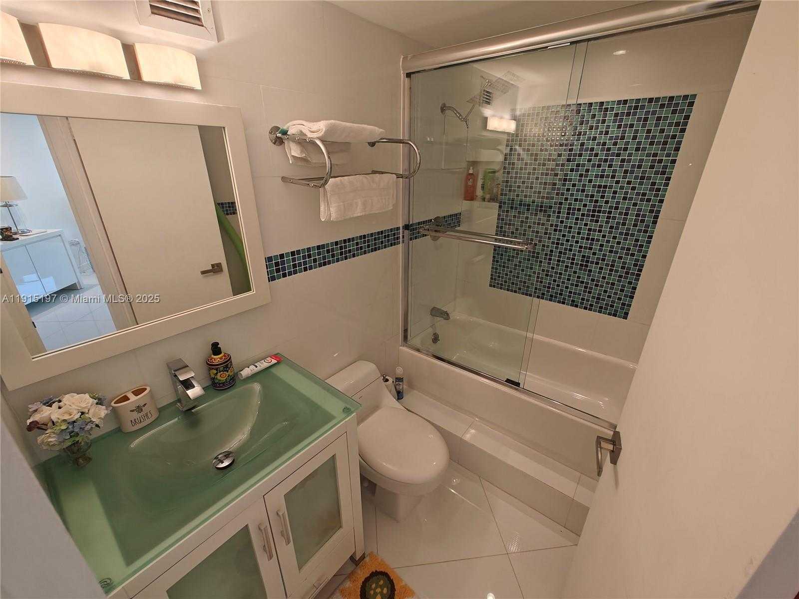 Small Image of 801 BRICKELL BAY DR #671, Miami Number 11