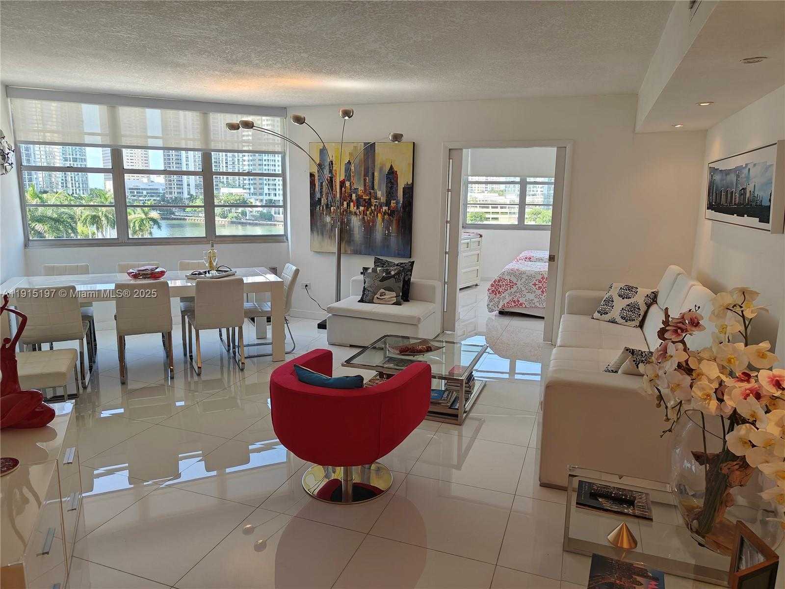 Small Image of 801 BRICKELL BAY DR #671, Miami Number 12