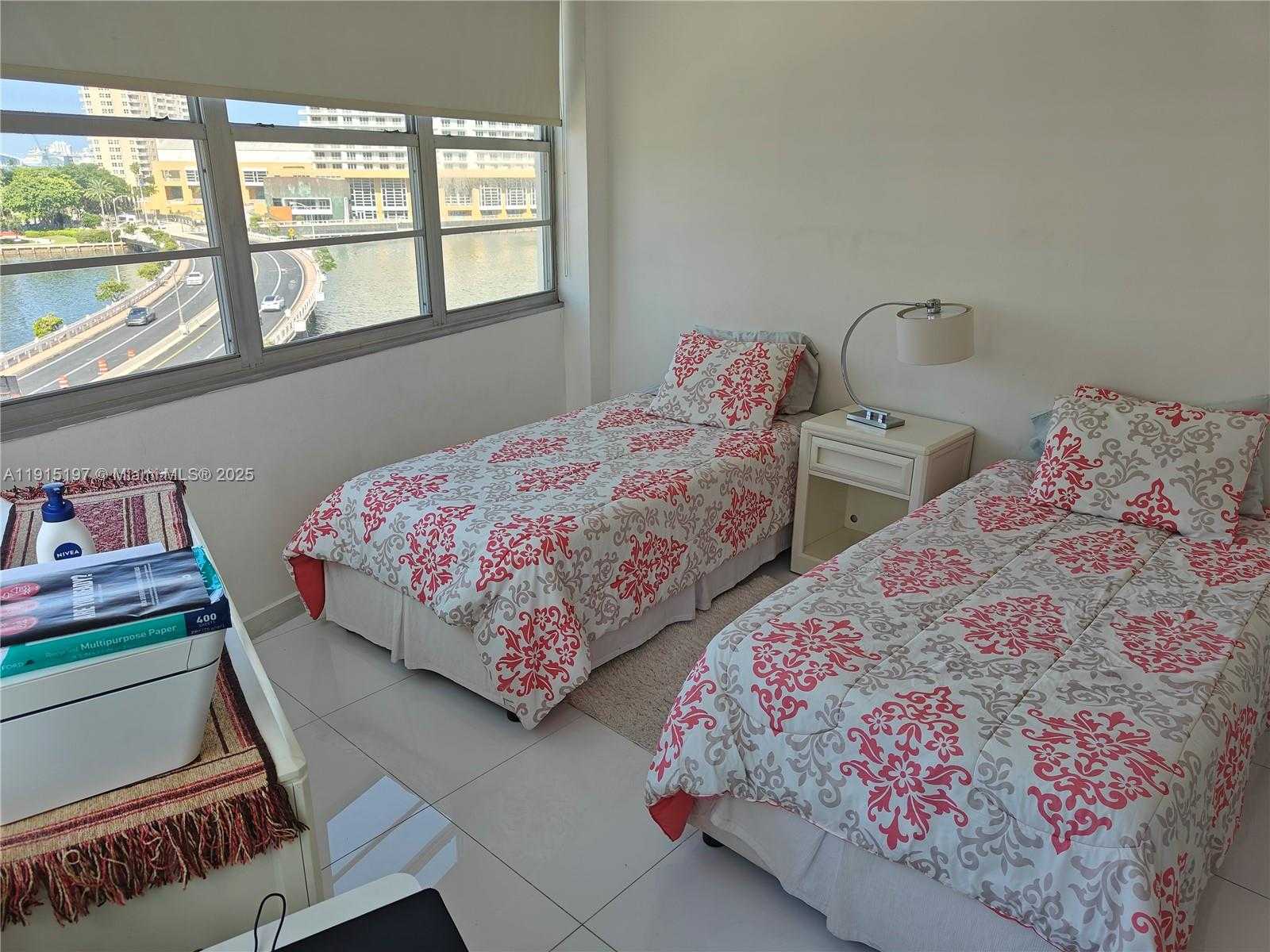 Small Image of 801 BRICKELL BAY DR #671, Miami Number 14