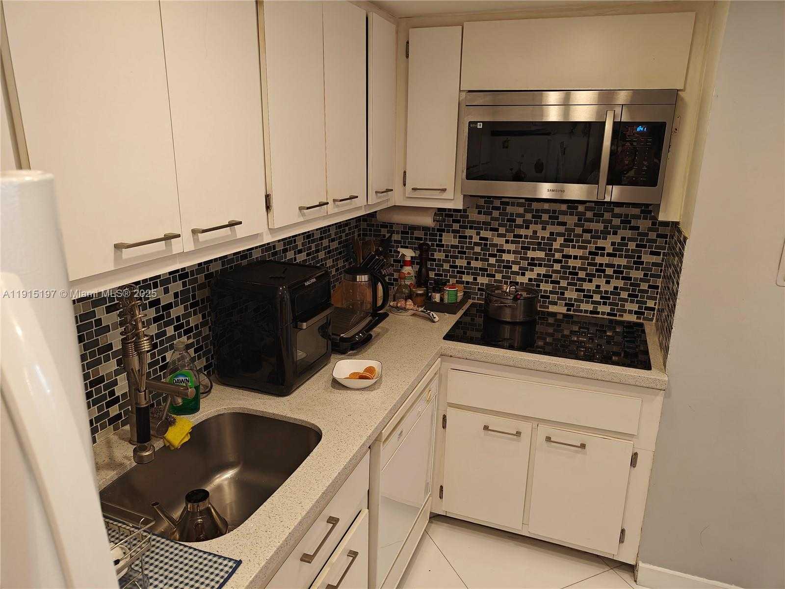 Small Image of 801 BRICKELL BAY DR #671, Miami Number 8