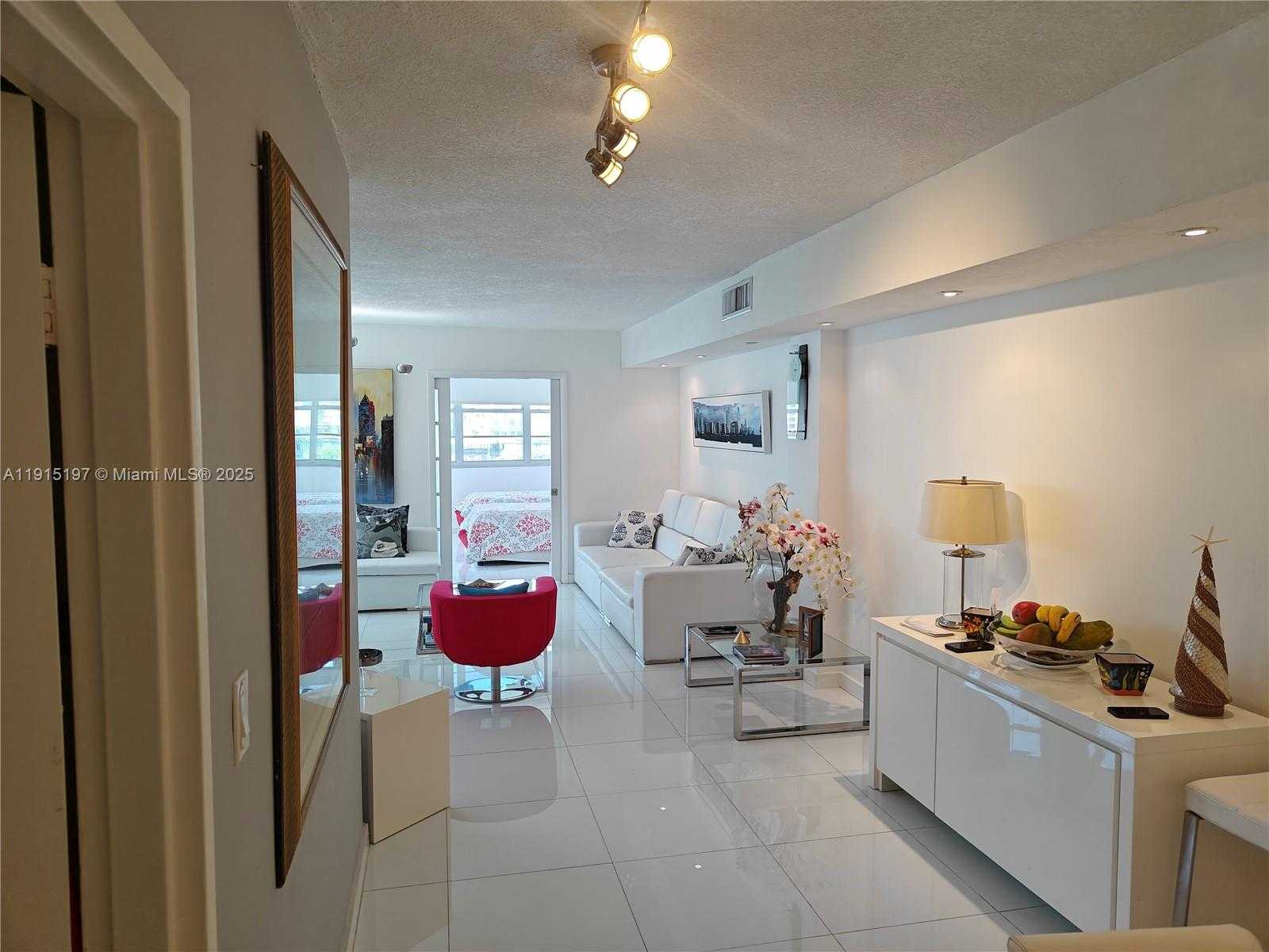 Small Image of 801 BRICKELL BAY DR #671, Miami Number 9