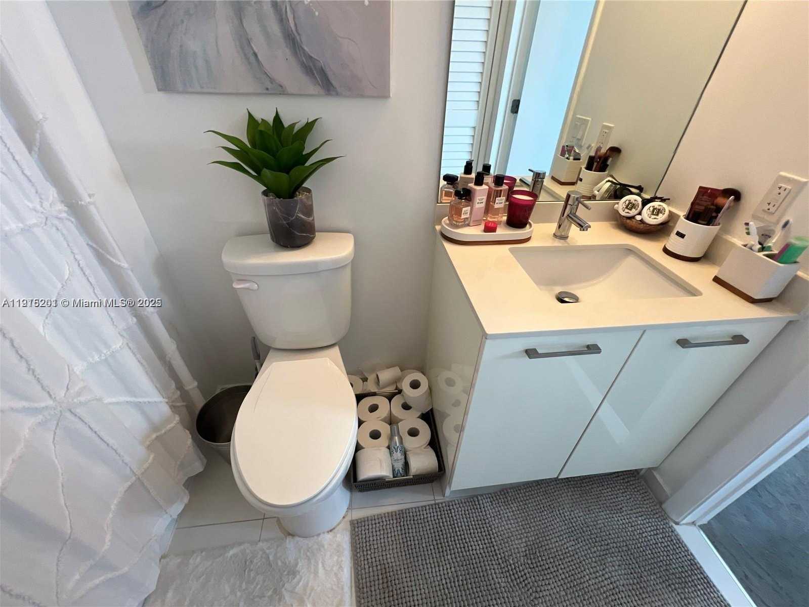 Small Image of 151 SOUTH EAST 1ST ST #702, Miami Number 2