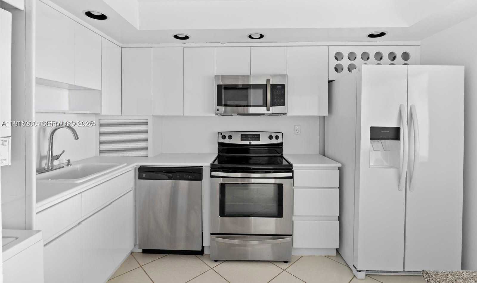 Small Image of 1865 BRICKELL AVE #A1204, Miami Number 10