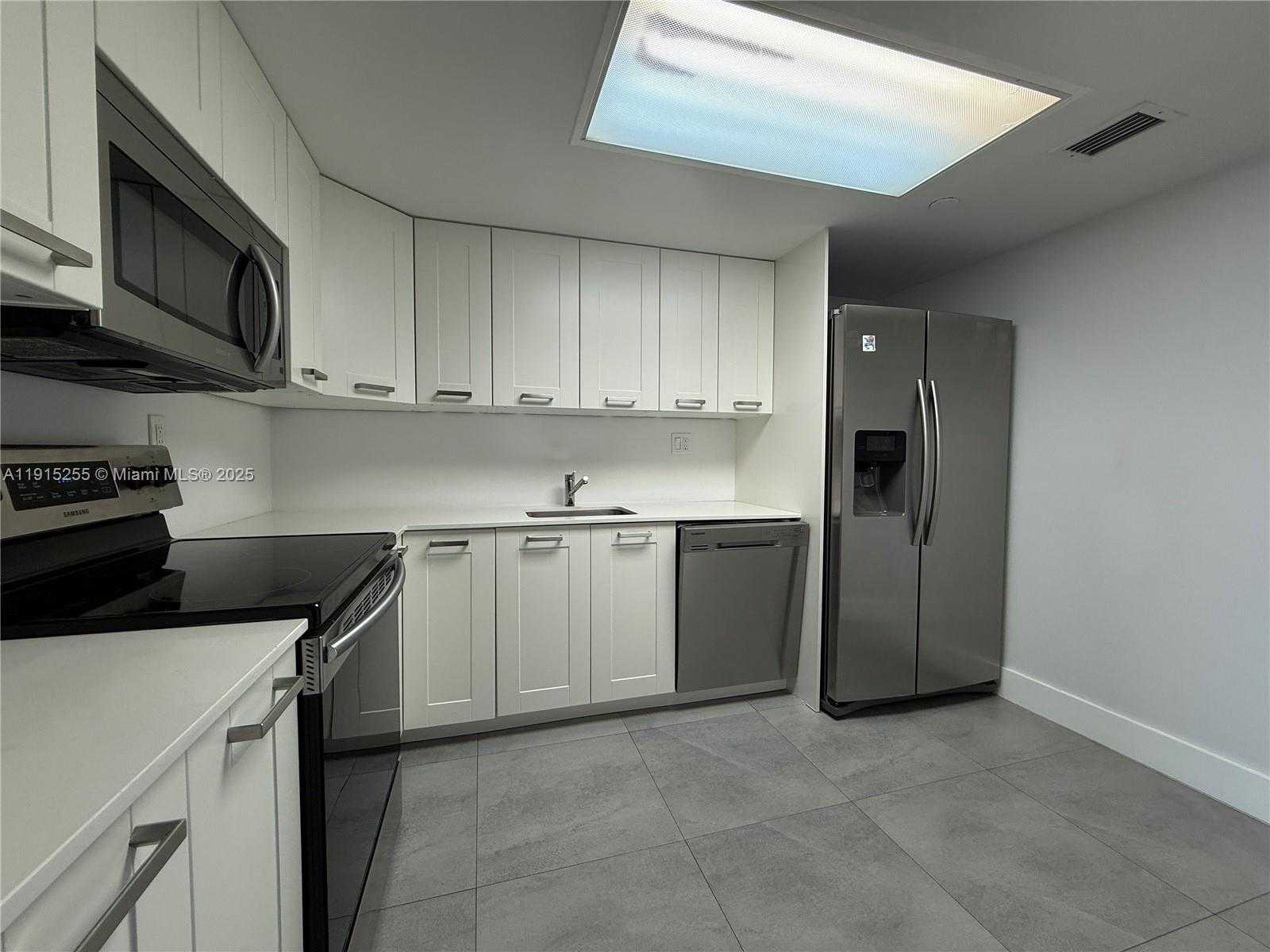 Small Image of 3300 NORTH EAST 192ND ST #1709, Aventura Number 2