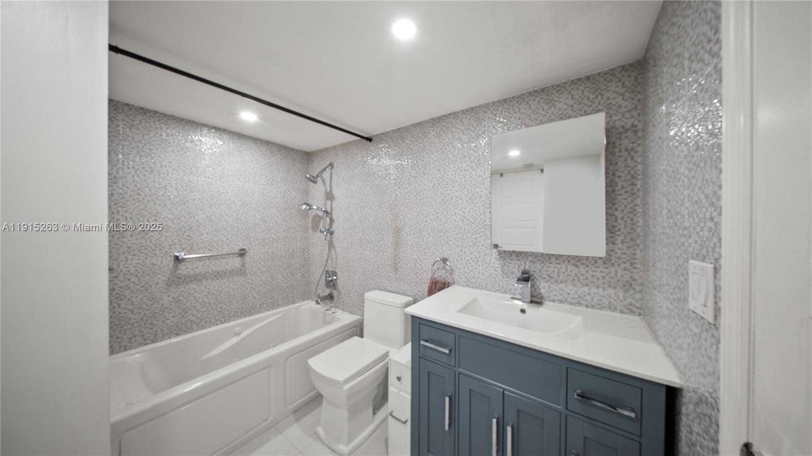 Small Image of 2030 SOUTH OCEAN DR #1716, Hallandale Beach Number 12