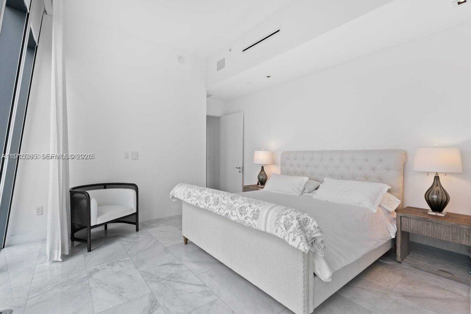 Imagen de Pequeño Objeto