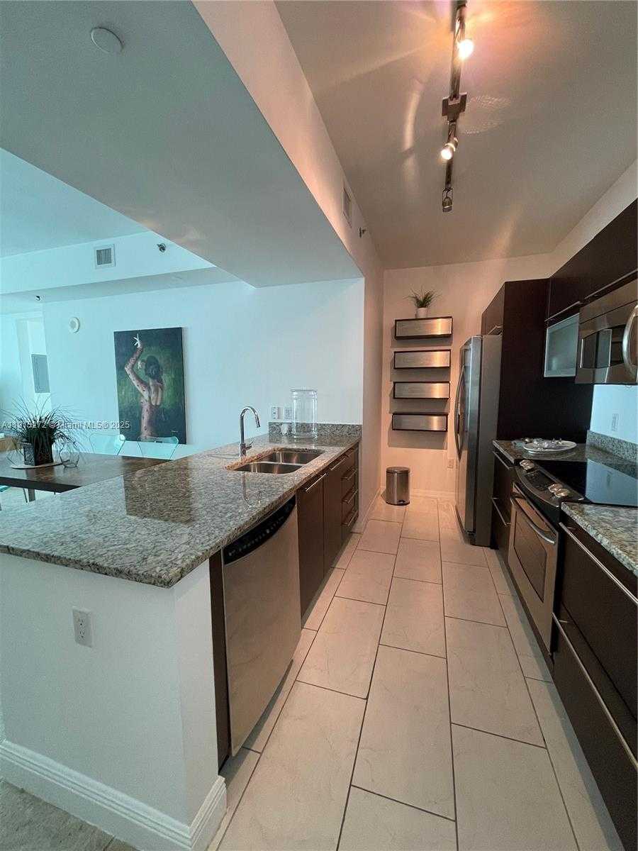 Small Image of 951 BRICKELL AVE #1700, Miami Number 5