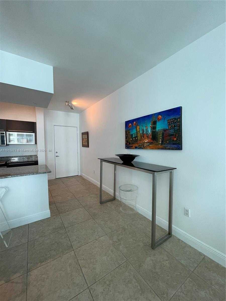Small Image of 951 BRICKELL AVE #1700, Miami Number 7