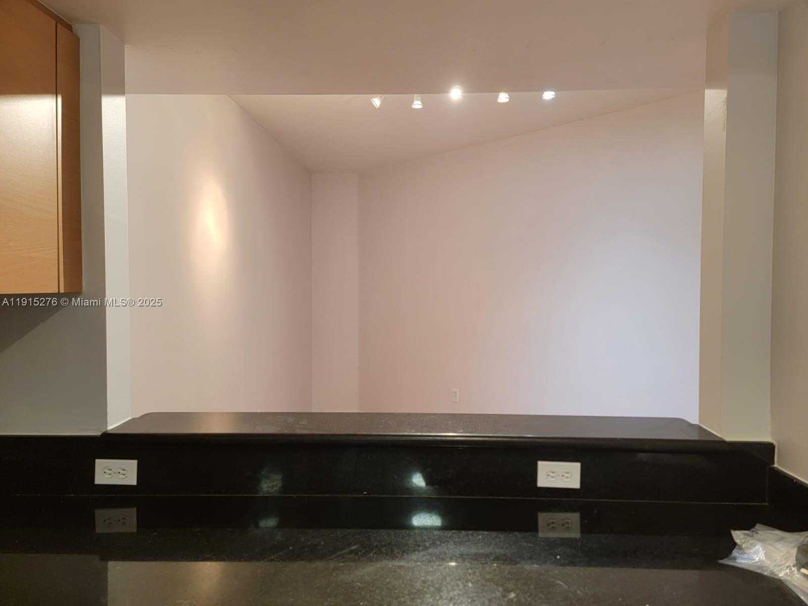 Small Image of 140 SOUTH DIXIE HWY #908, Hollywood Number 21