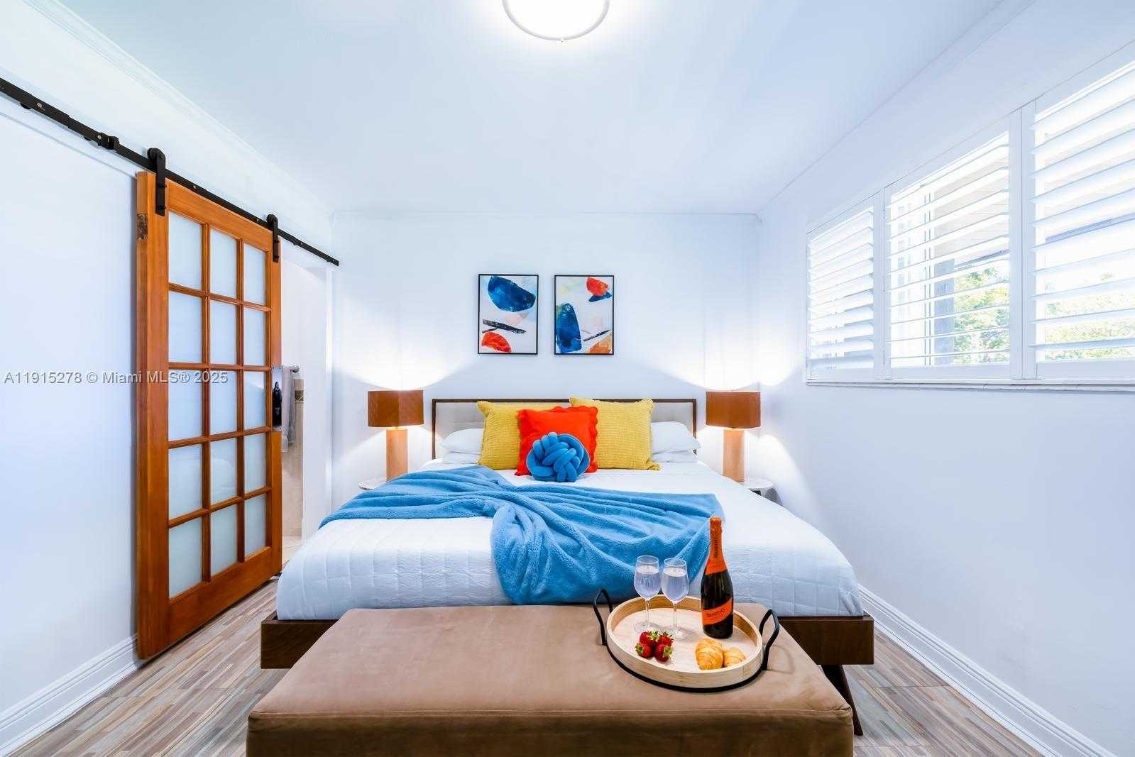 Small Image of 312 NORTH LUNA CT, Hollywood Number 33