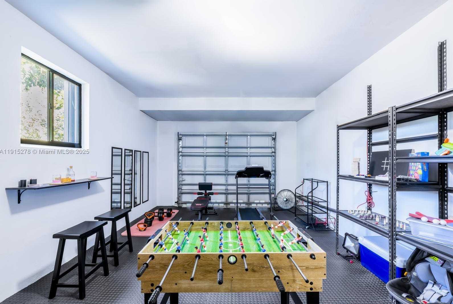 Small Image of 312 NORTH LUNA CT, Hollywood Number 41