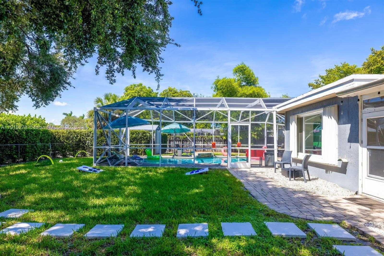 Small Image of 312 NORTH LUNA CT, Hollywood Number 46