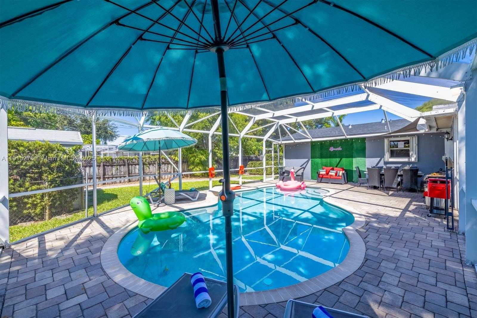 Small Image of 312 NORTH LUNA CT, Hollywood Number 49