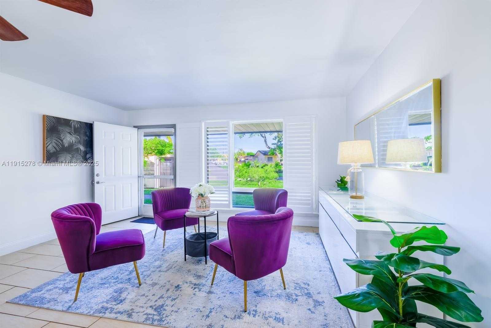 Small Image of 312 NORTH LUNA CT, Hollywood Number 5