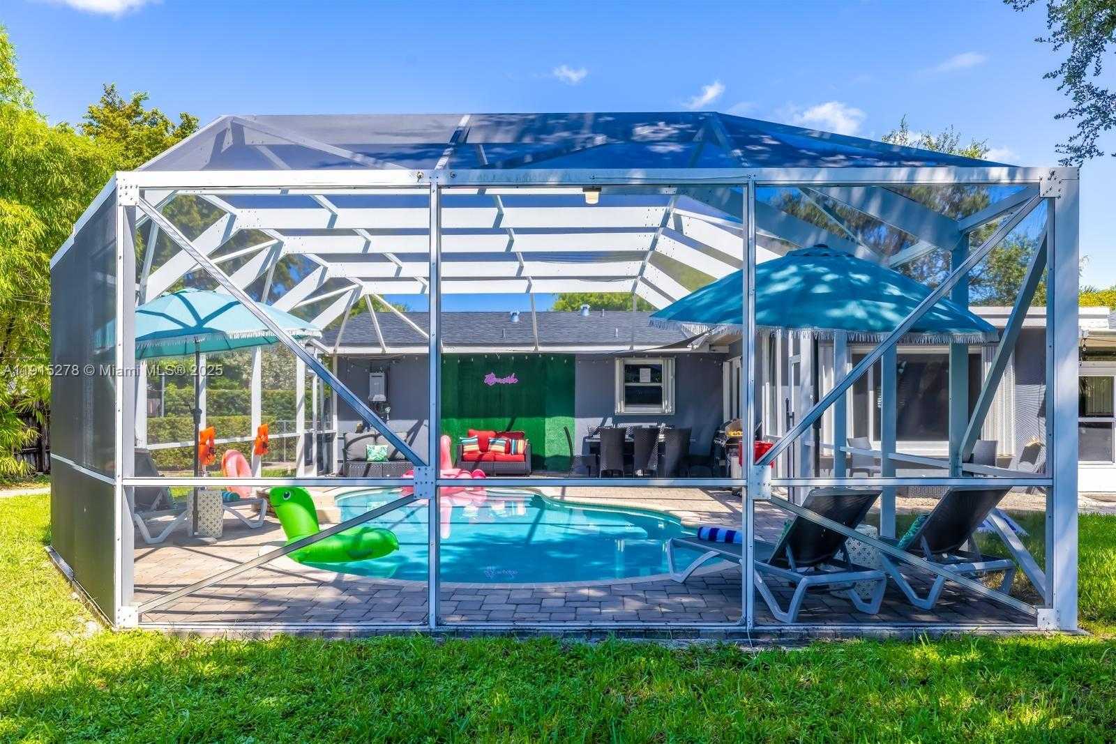 Small Image of 312 NORTH LUNA CT, Hollywood Number 50