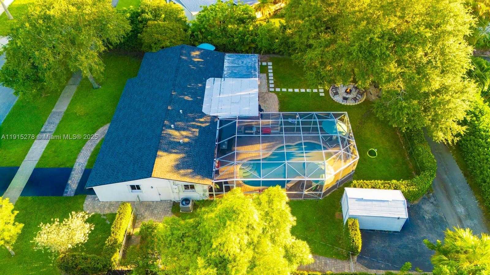 Small Image of 312 NORTH LUNA CT, Hollywood Number 57