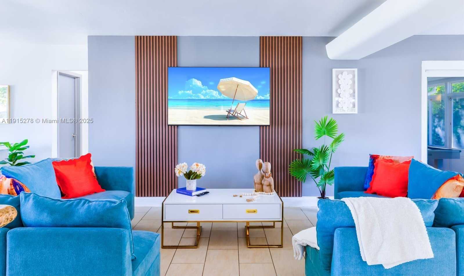 Small Image of 312 NORTH LUNA CT, Hollywood Number 9