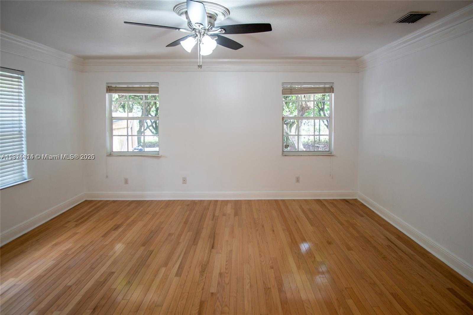 Small Image of 18405 SOUTH WEST 216TH ST, Miami Number 10