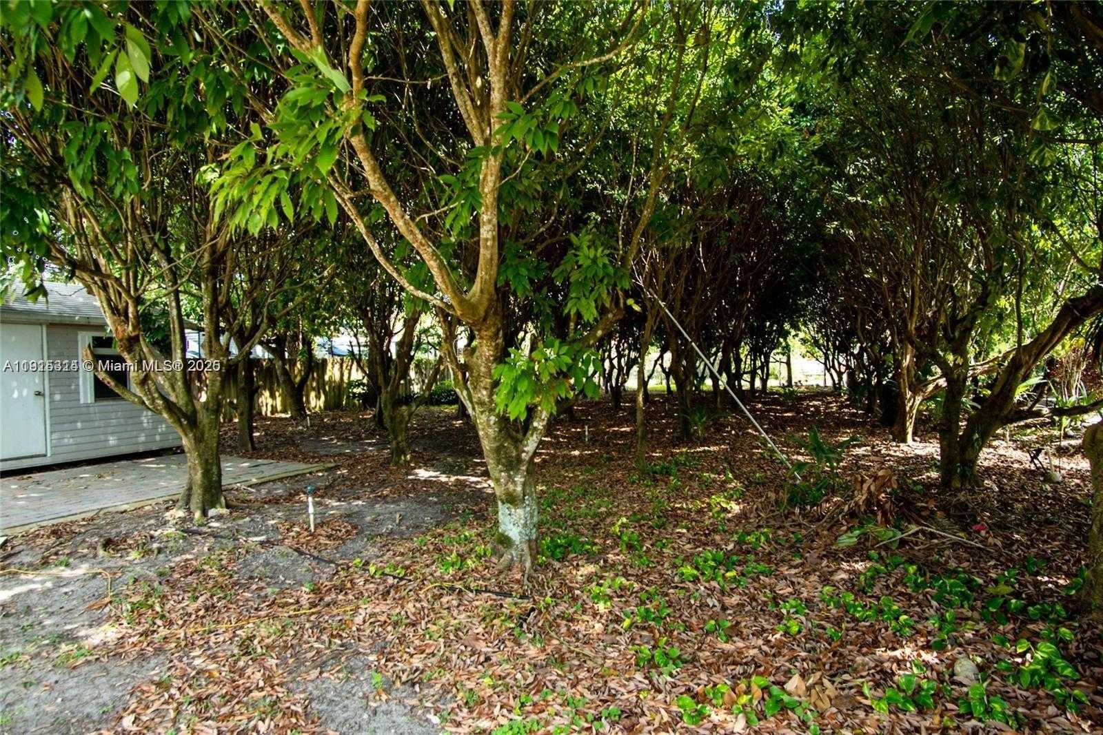 Small Image of 18405 SOUTH WEST 216TH ST, Miami Number 16