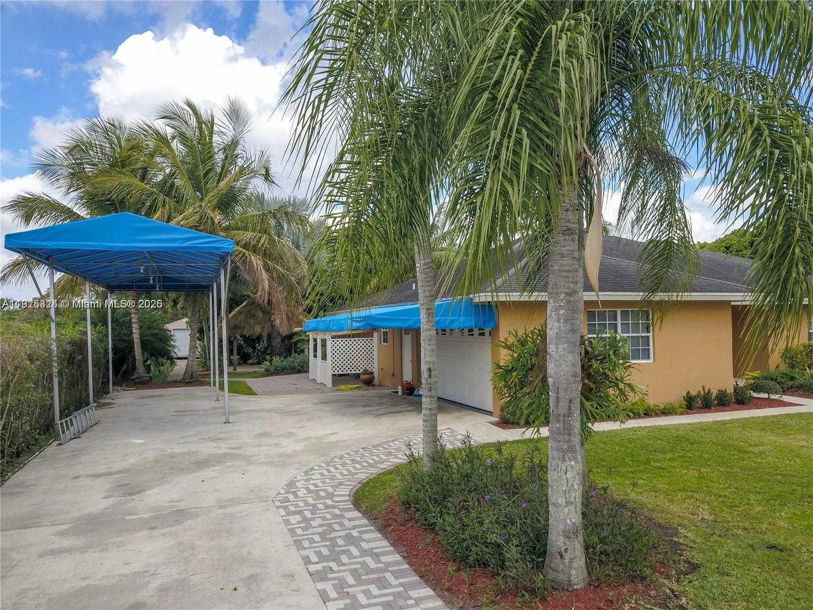 Small Image of 18405 SOUTH WEST 216TH ST, Miami Number 19