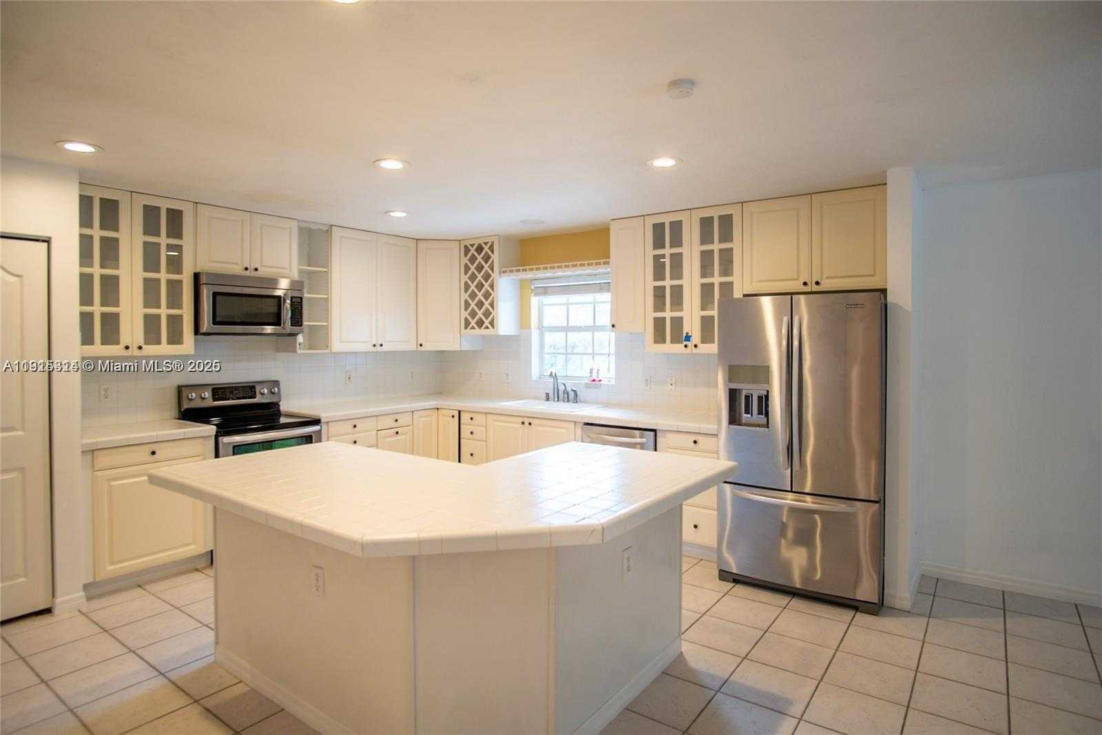 Small Image of 18405 SOUTH WEST 216TH ST, Miami Number 5