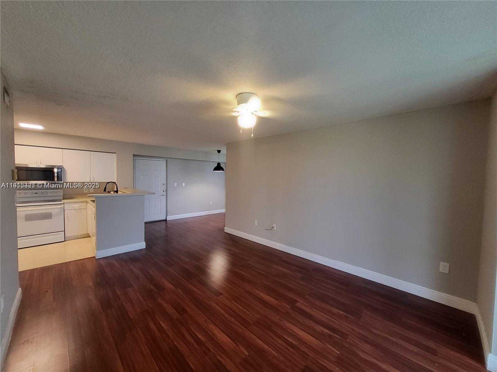 Small Image of 4350 NORTH WEST 107TH AVE #206, Doral Number 3