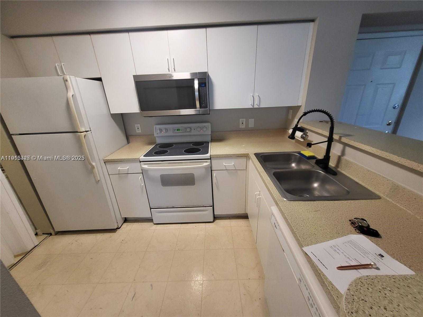 Small Image of 4350 NORTH WEST 107TH AVE #206, Doral Number 6
