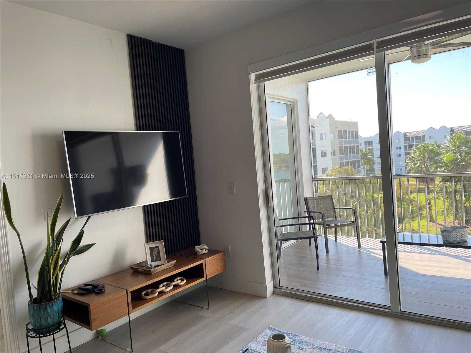 Small Image of 10730 NORTH WEST 66TH ST #402, Doral Number 13