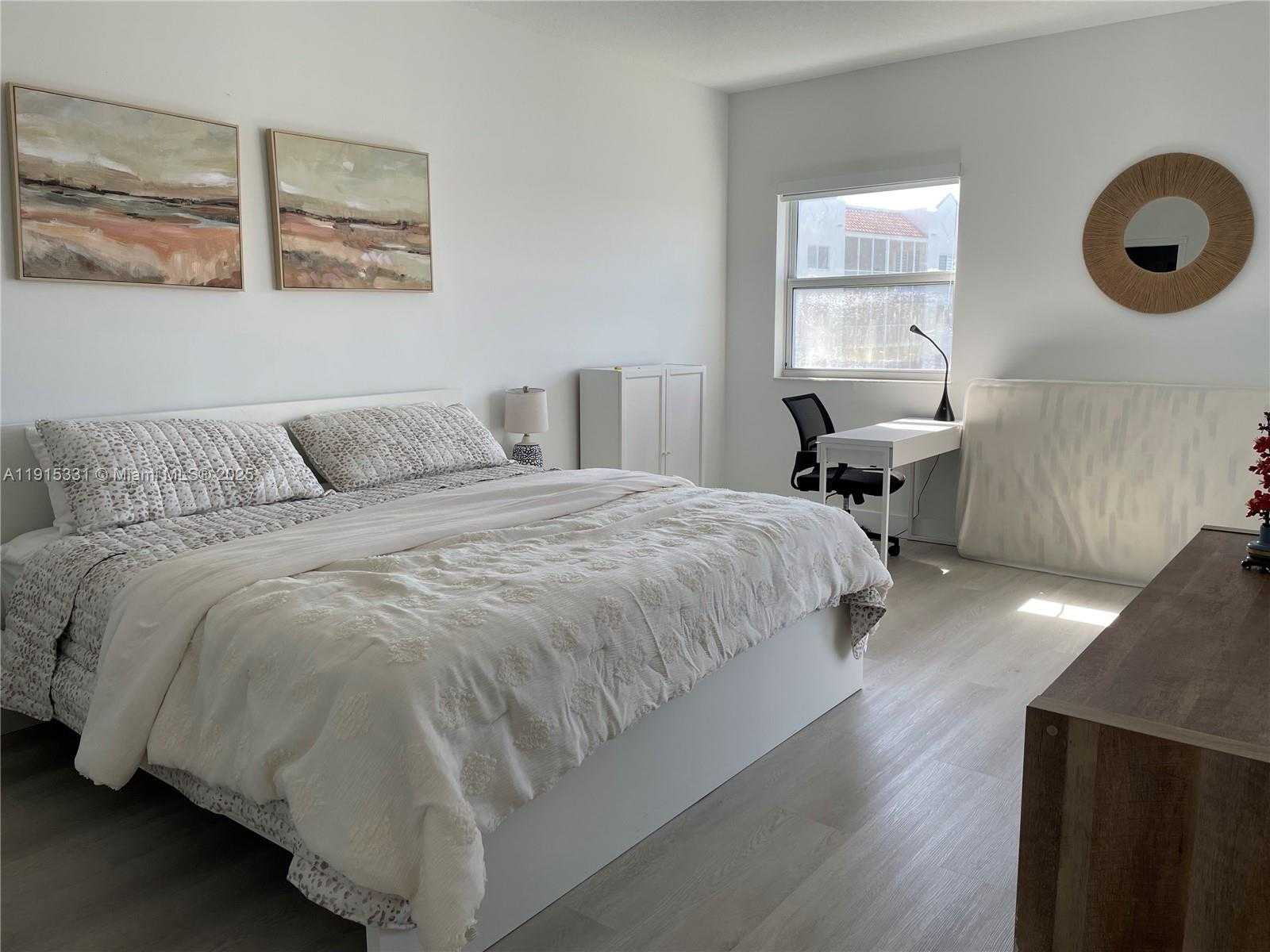 Small Image of 10730 NORTH WEST 66TH ST #402, Doral Number 15