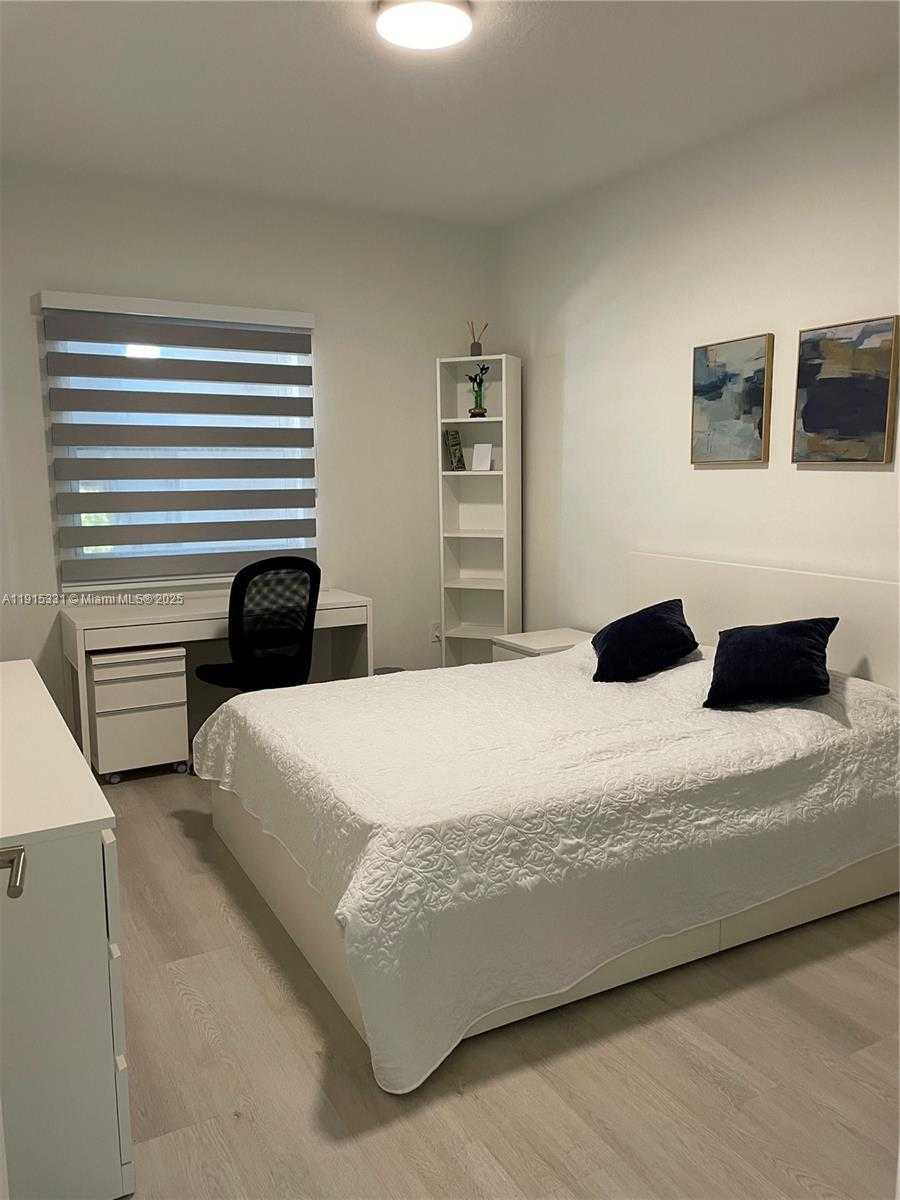 Small Image of 10730 NORTH WEST 66TH ST #402, Doral Number 25