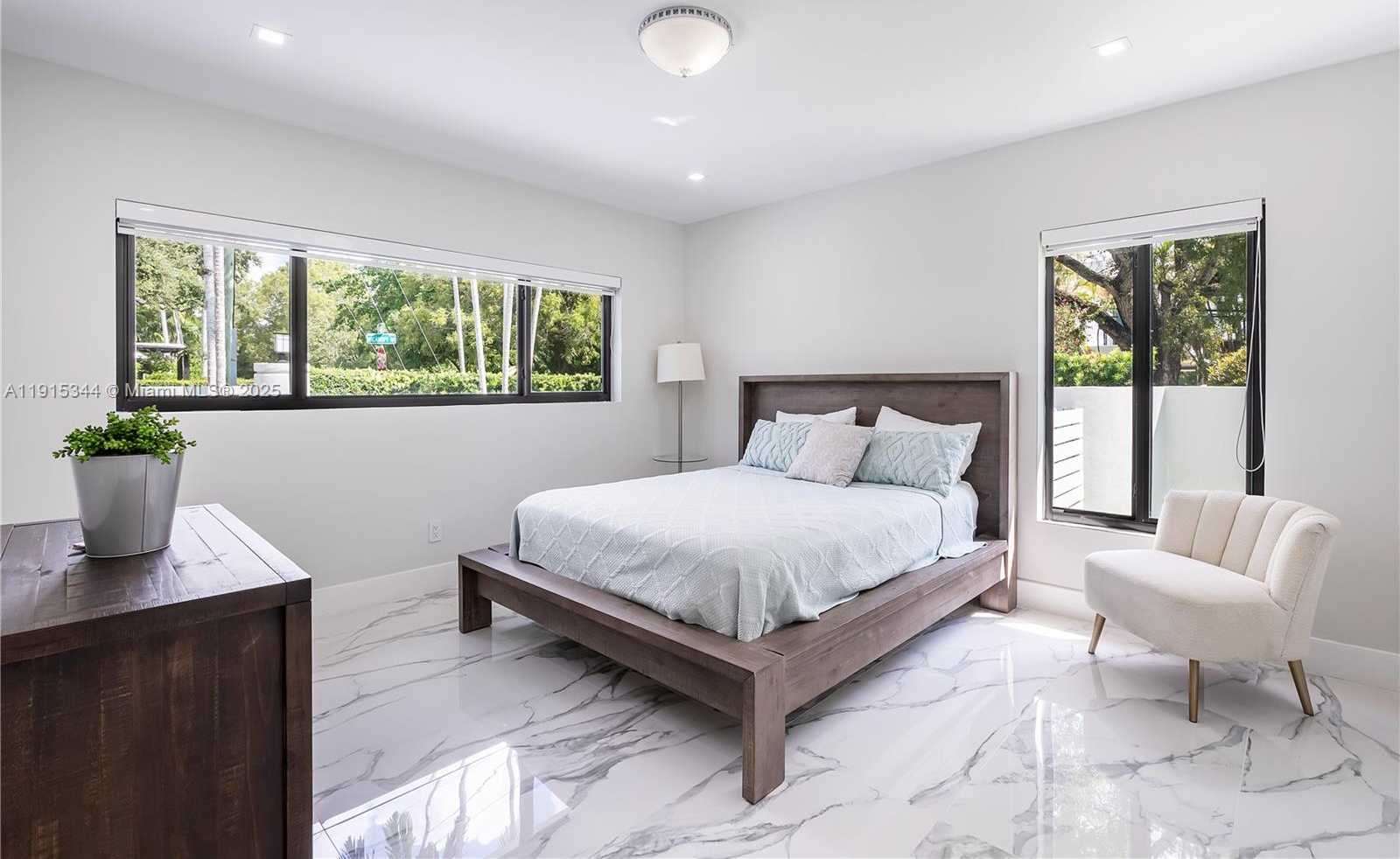 Small Image of 1600 MICANOPY AVE, Miami Number 12