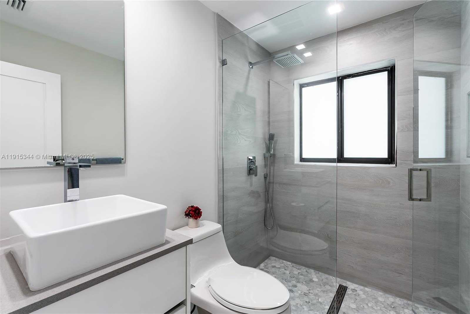 Small Image of 1600 MICANOPY AVE, Miami Number 13