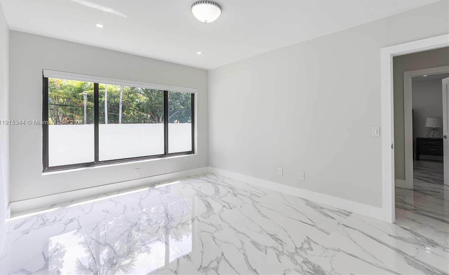 Small Image of 1600 MICANOPY AVE, Miami Number 17