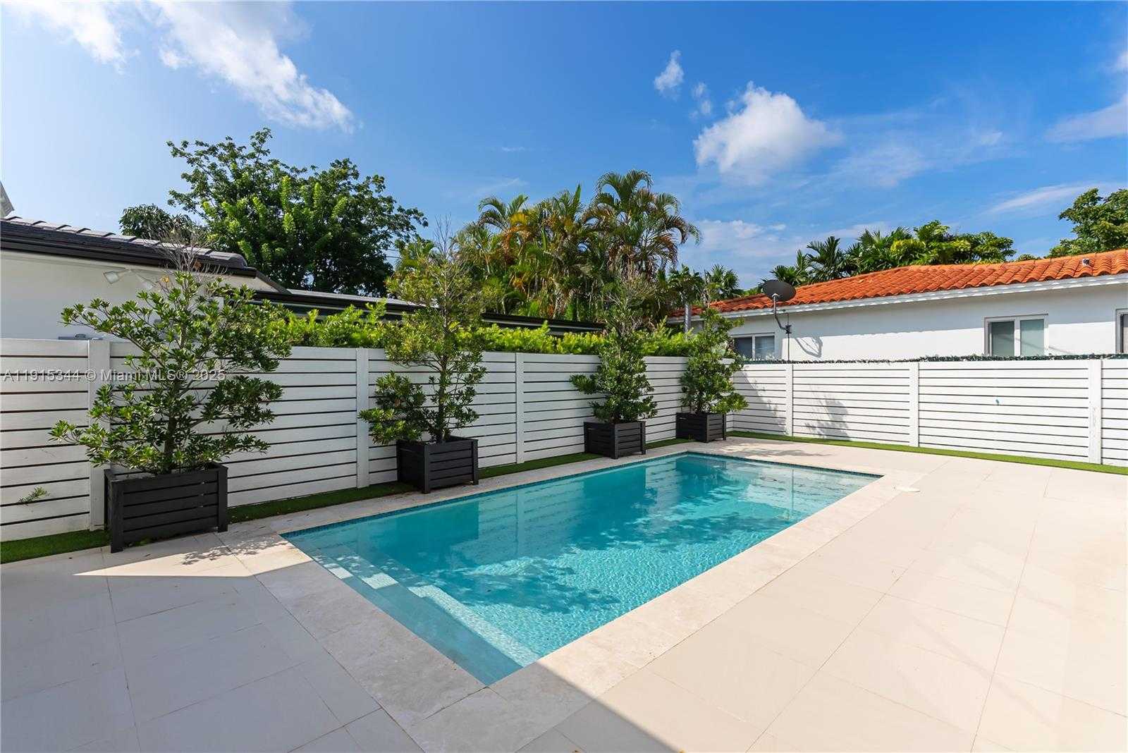 Small Image of 1600 MICANOPY AVE, Miami Number 23