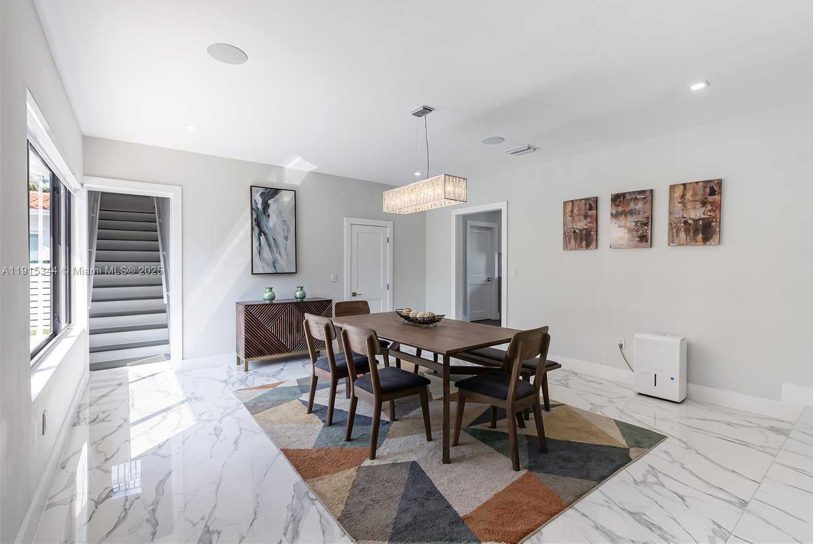 Small Image of 1600 MICANOPY AVE, Miami Number 5