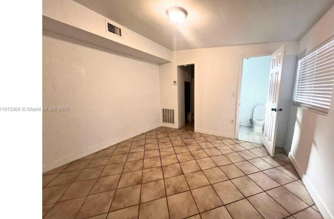 Small Image of 6481 SOUTH WEST 39TH TER, Miami Number 4