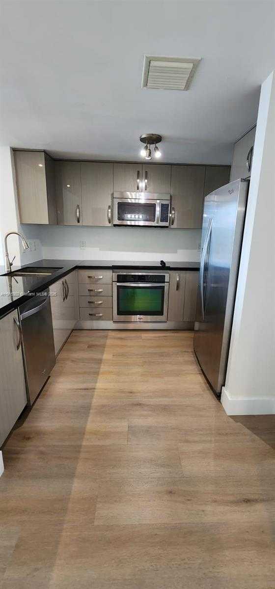 Small Image of 1250 SOUTH MIAMI AVE #1911, Miami Number 3