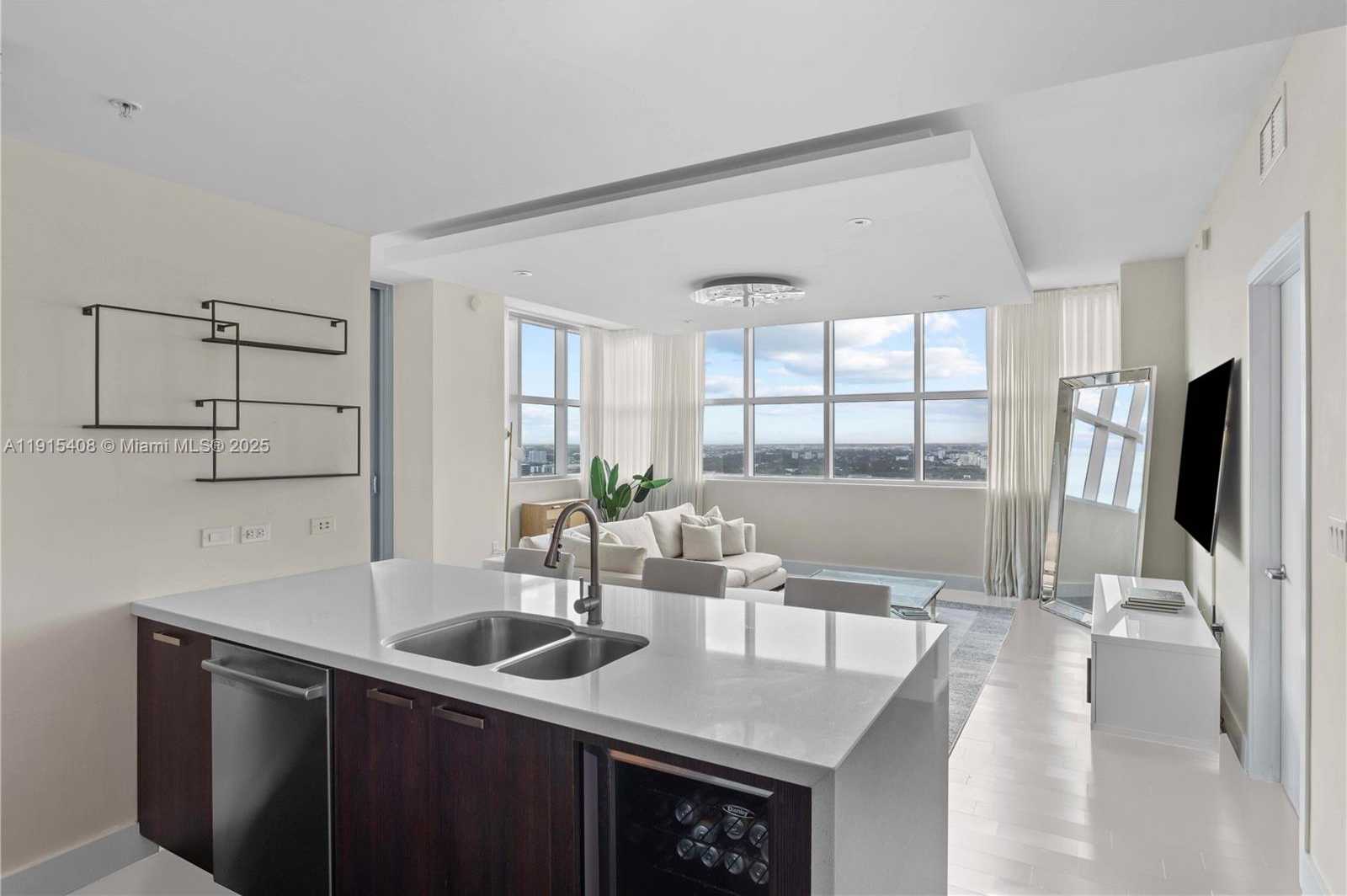 Small Image of 3301 NORTH EAST 1ST AVE #H2901, Miami Number 6