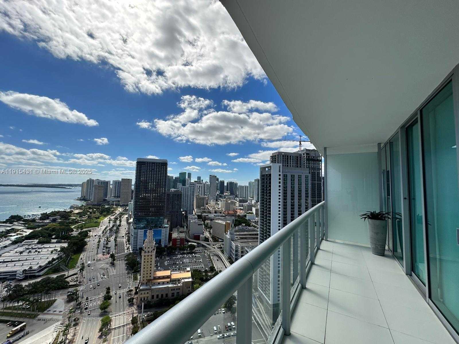 Small Image of 888 BISCAYNE BLVD #4207, Miami Number 11