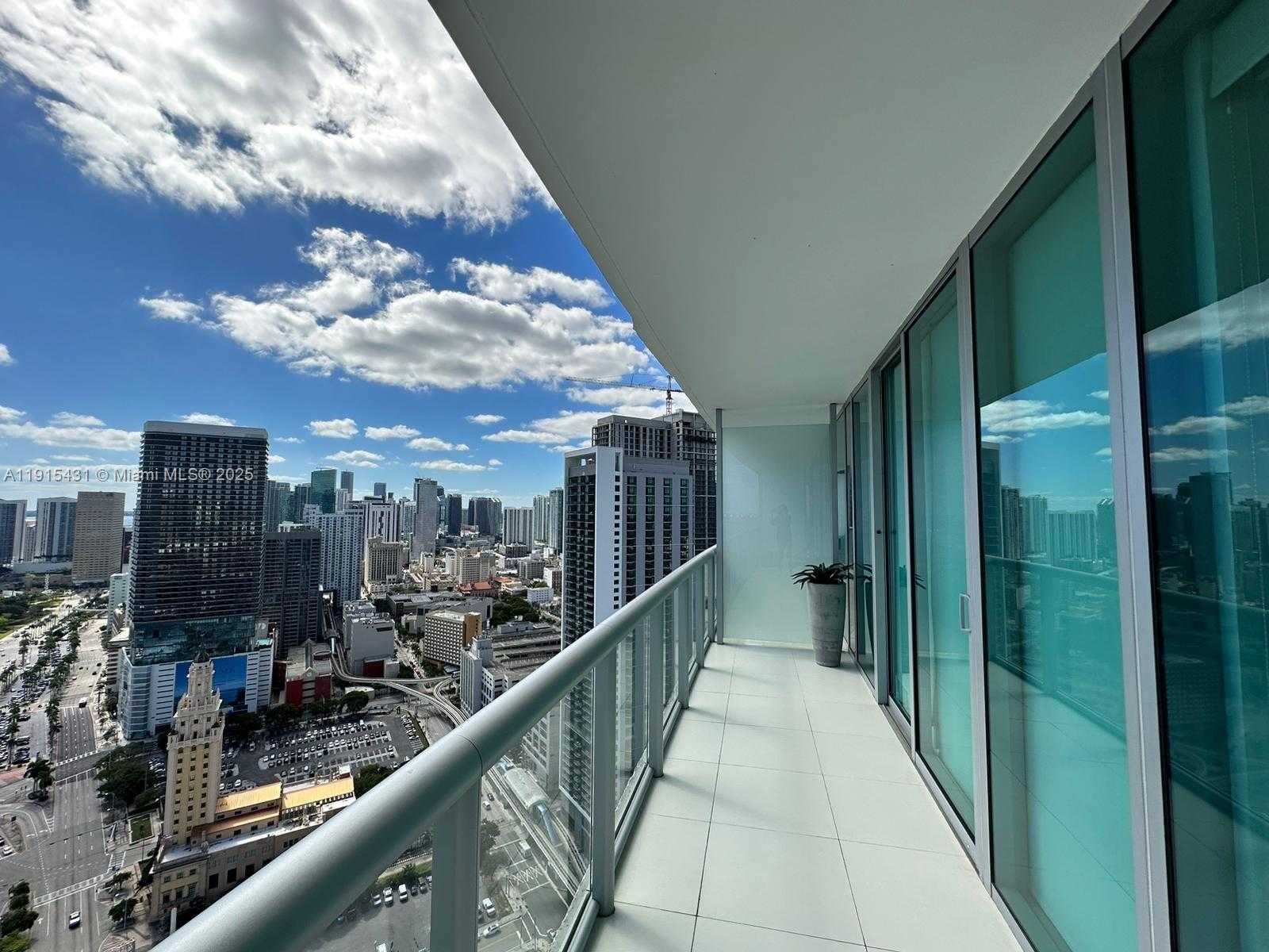 Small Image of 888 BISCAYNE BLVD #4207, Miami Number 12