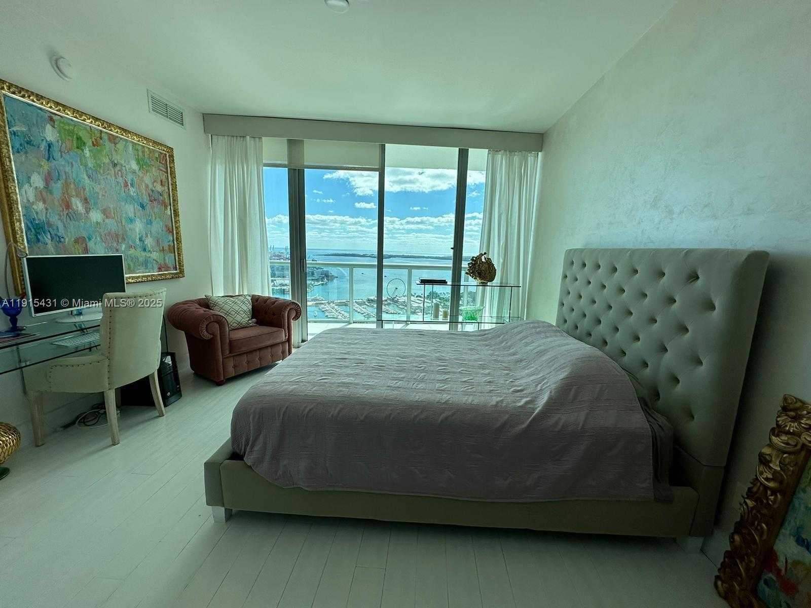 Small Image of 888 BISCAYNE BLVD #4207, Miami Number 6