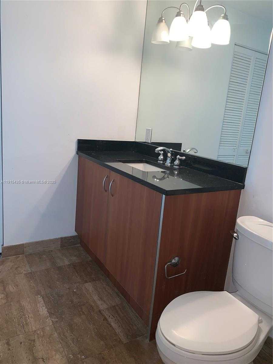 Small Image of 300 SOUTH BISCAYNE BLVD #T-1509, Miami Number 12
