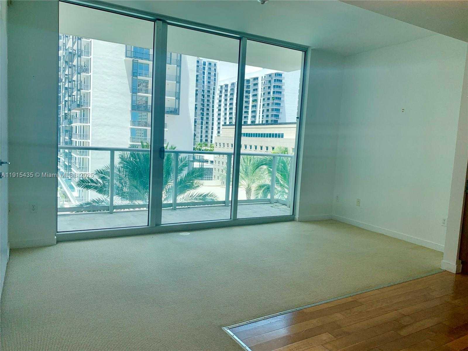 Small Image of 300 SOUTH BISCAYNE BLVD #T-1509, Miami Number 3