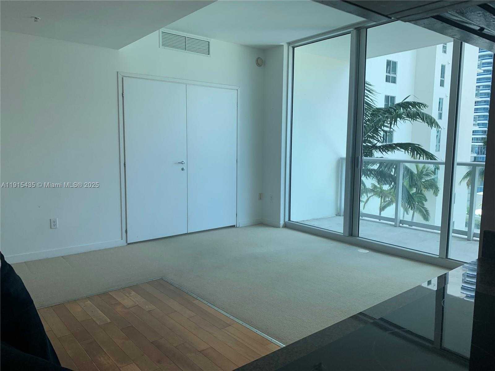 Small Image of 300 SOUTH BISCAYNE BLVD #T-1509, Miami Number 6