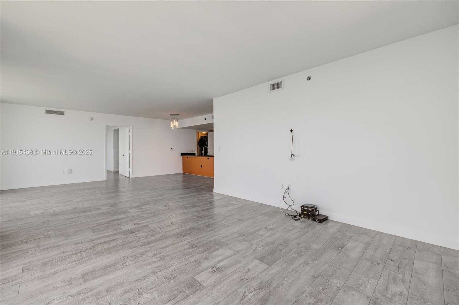 Small Image of 50 BISCAYNE BLVD #3902, Miami Number 6