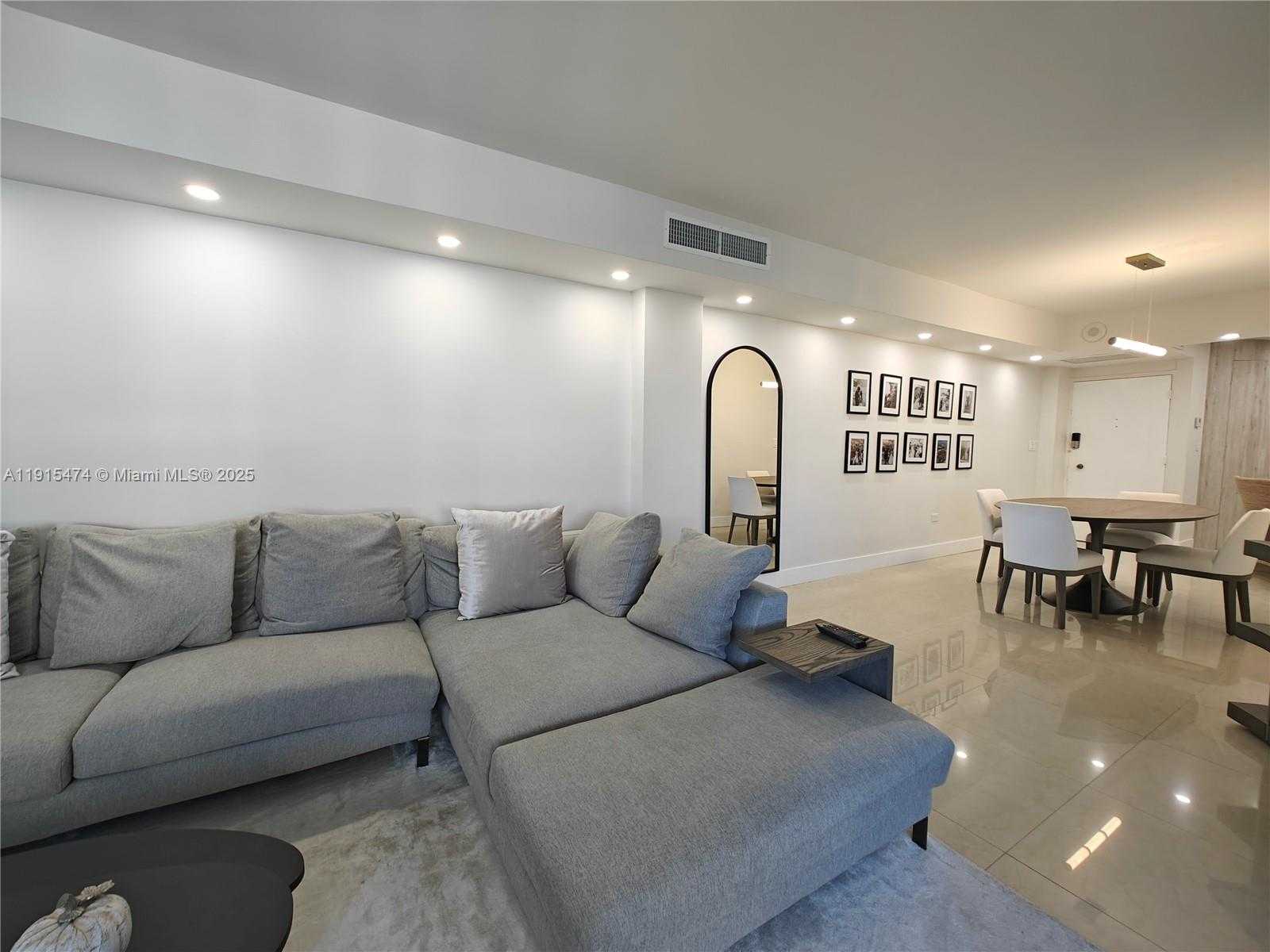 Small Image of 825 BRICKELL BAY DR #1242, Miami Number 11
